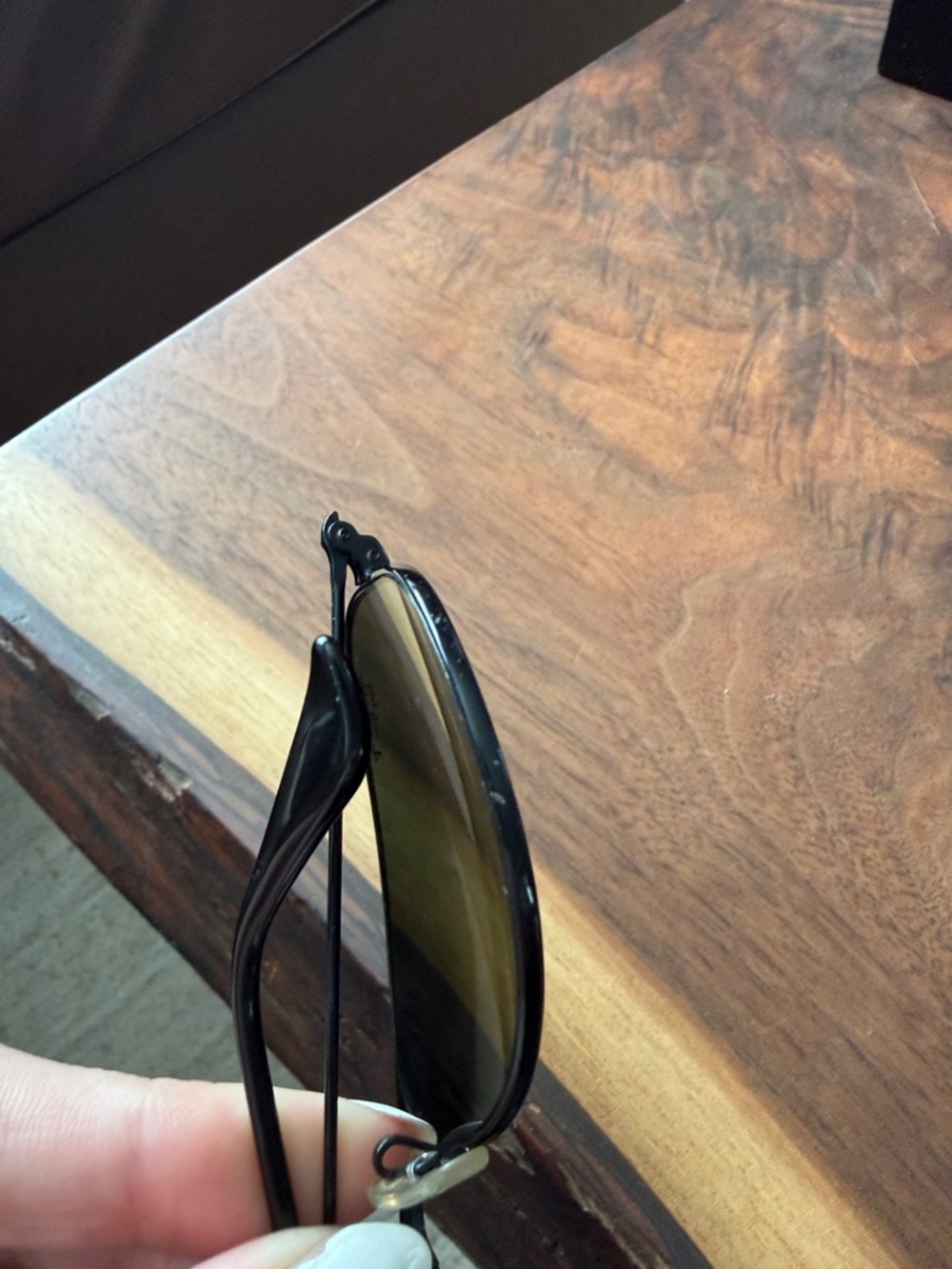 Polarized Ray-Ban Aviator Sunglasses - Picture 5 of 7